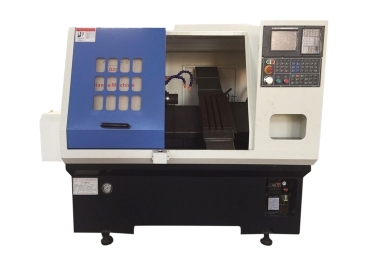 使用自動數控車床時，需要選擇正確的工具